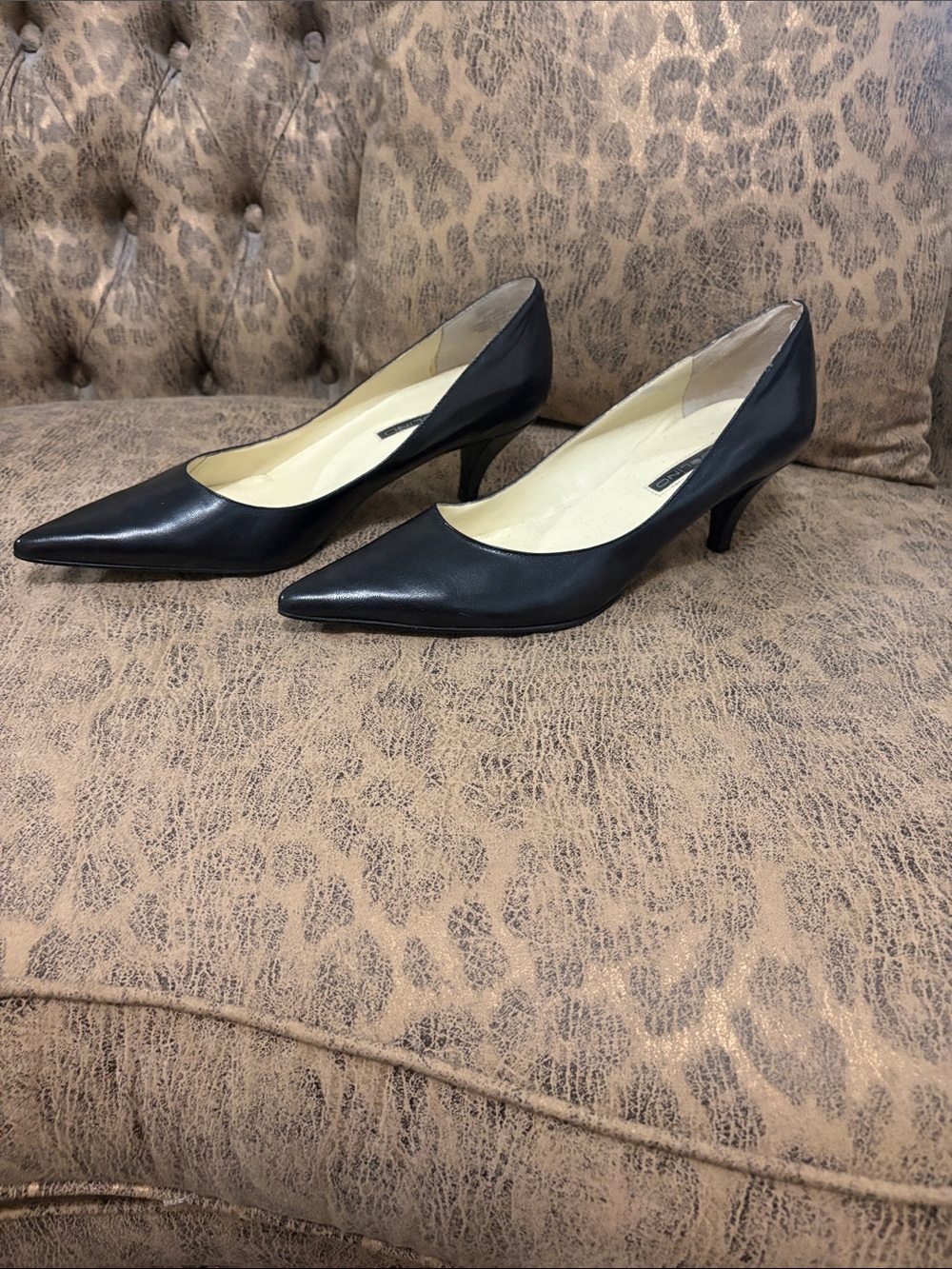 Bandolino Black Pointed-Toe Kitten Heel Pumps